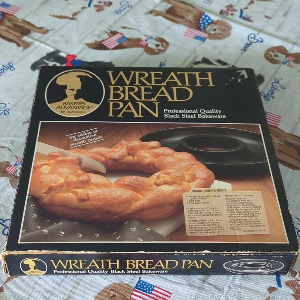 Wreath bread pan